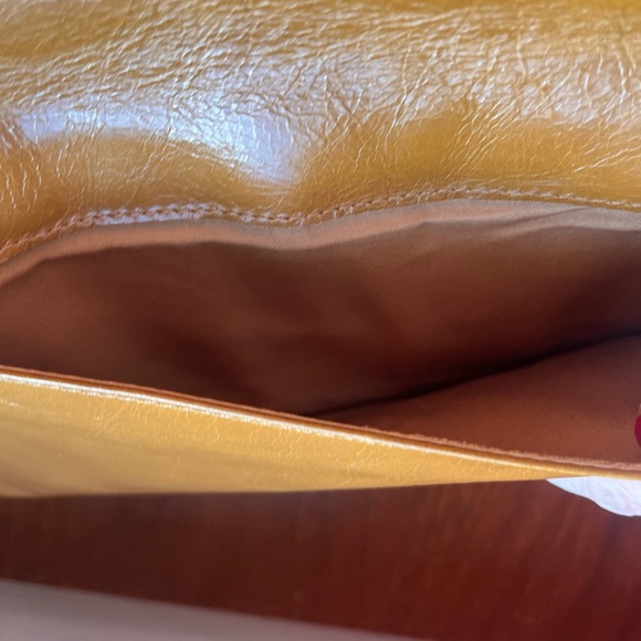 HOBO Lauren Wristlet Polished Leather Tan Brown Clutch Bag Like New - Picture 4 of 16